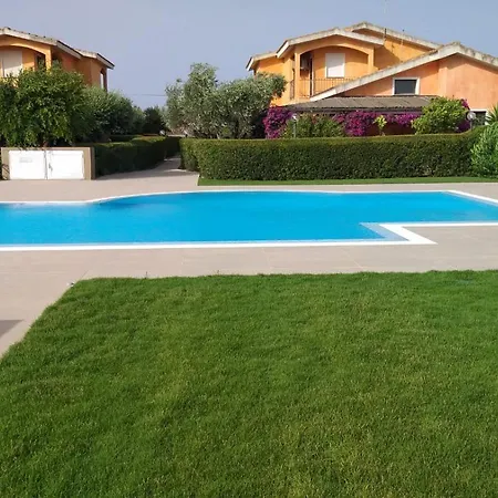 Tatil Evi Comfortable With Swimmingpool SantʼAnna Arresi